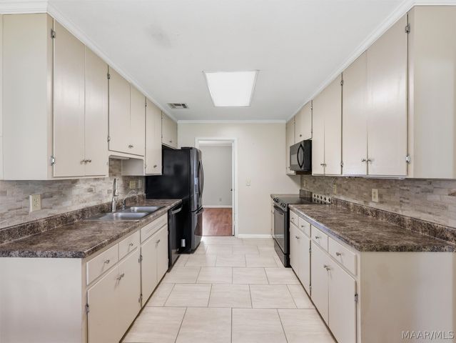 2042 Kingsbury Drive, Montgomery, AL 36106