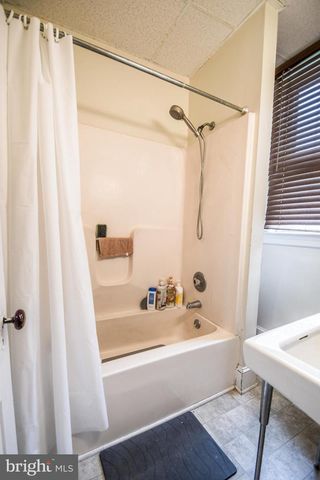 1 S MAIN ST, Richlandtown, PA 18955