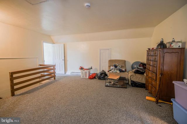 1 S MAIN ST, Richlandtown, PA 18955