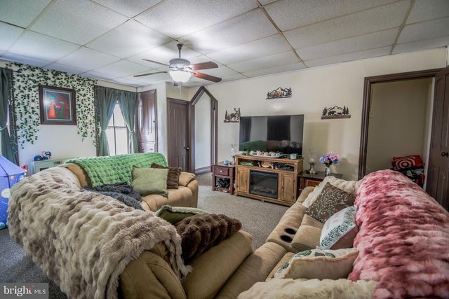 1 S MAIN ST, Richlandtown, PA 18955