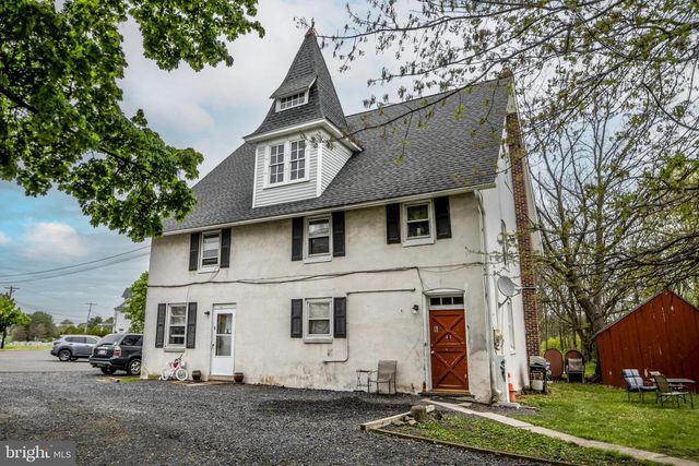 1 S MAIN ST, Richlandtown, PA 18955