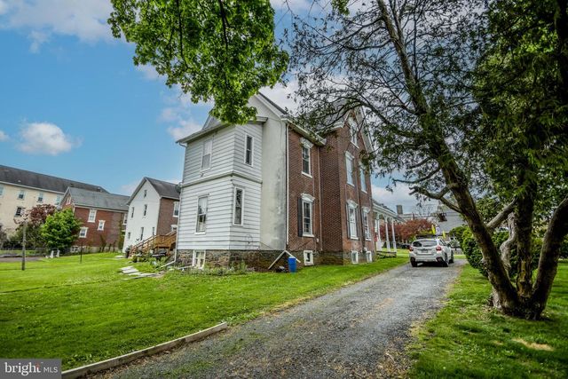 1 S MAIN ST, Richlandtown, PA 18955