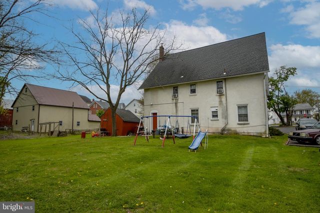 1 S MAIN ST, Richlandtown, PA 18955