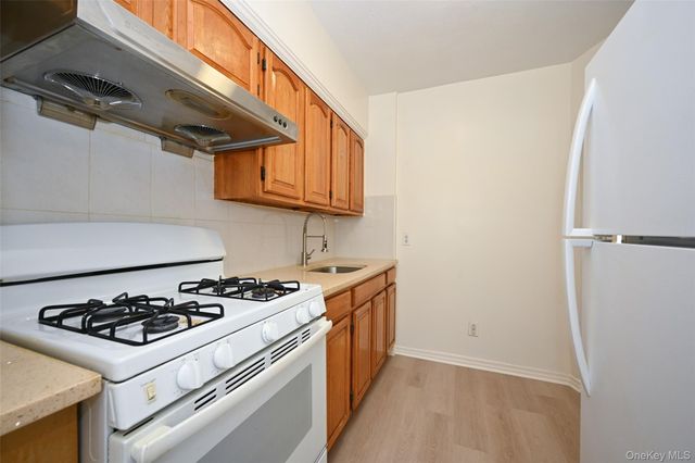 160-02 Booth Memorial Avenue, Flushing, NY 11365