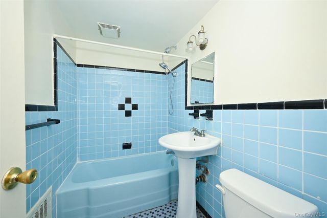 160-02 Booth Memorial Avenue, Flushing, NY 11365