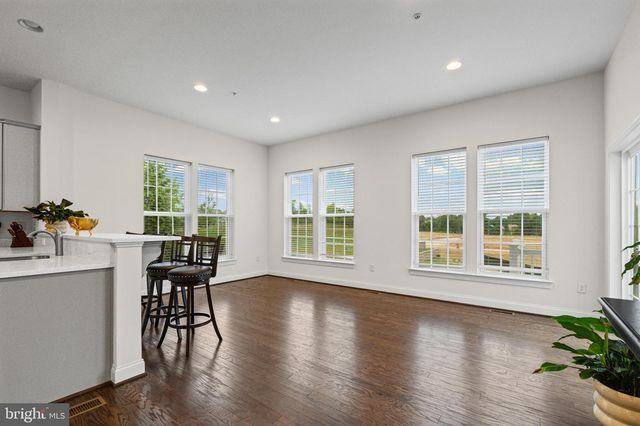 6500 PADDINGTON ST, Middle River, MD 21220