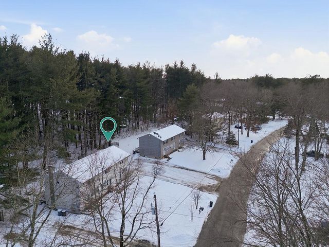 10 Woodburn Dr Apt C, Litchfield, NH 03052