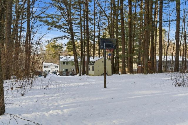 10 Woodburn Dr Apt C, Litchfield, NH 03052