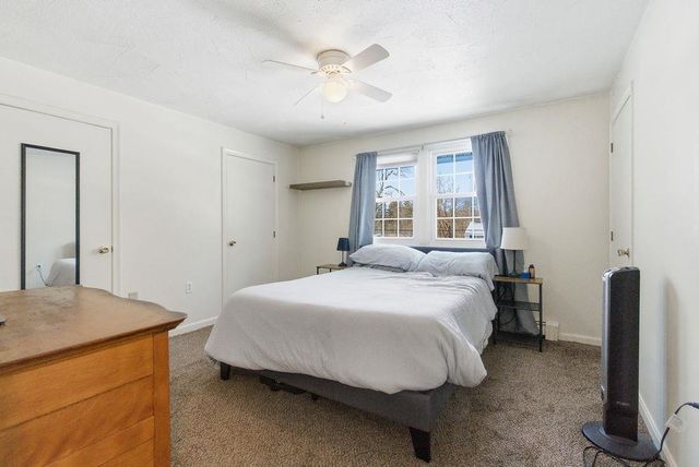 10 Woodburn Dr Apt C, Litchfield, NH 03052