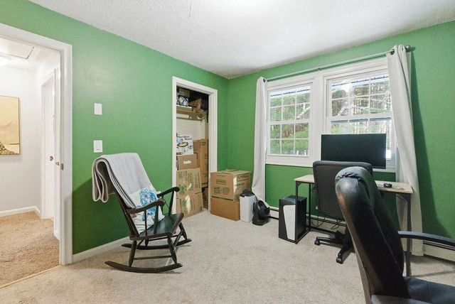 10 Woodburn Dr Apt C, Litchfield, NH 03052