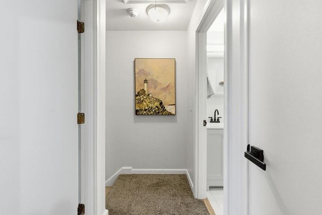 10 Woodburn Dr Apt C, Litchfield, NH 03052