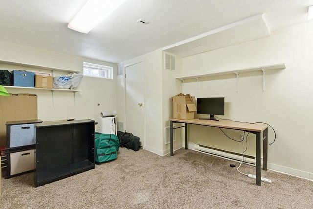 10 Woodburn Dr Apt C, Litchfield, NH 03052