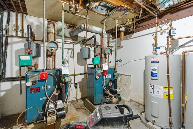 10 Woodburn Dr Apt C, Litchfield, NH 03052