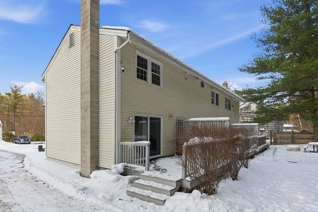 10 Woodburn Dr Apt C, Litchfield, NH 03052