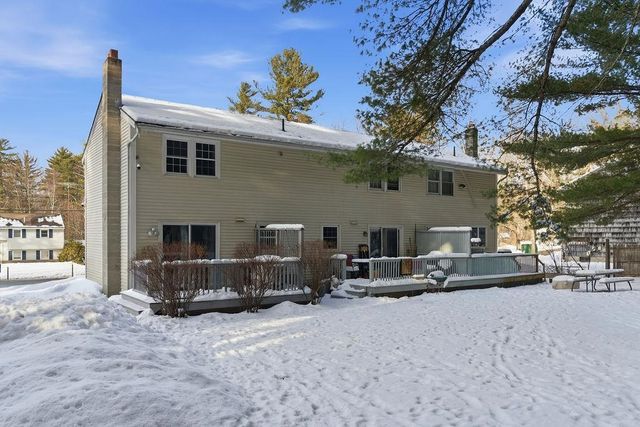 10 Woodburn Dr Apt C, Litchfield, NH 03052