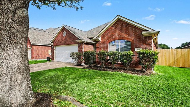 1014 Sapling Crest Court, Fresno, TX 77545