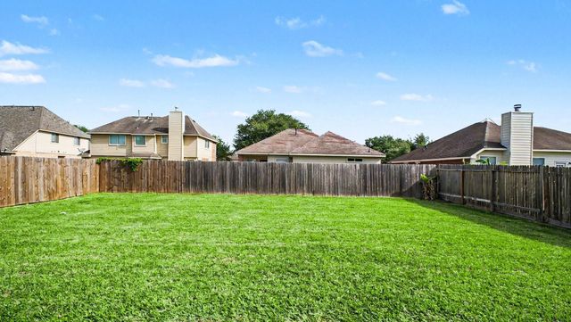 1014 Sapling Crest Court, Fresno, TX 77545
