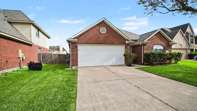 1014 Sapling Crest Court, Fresno, TX 77545