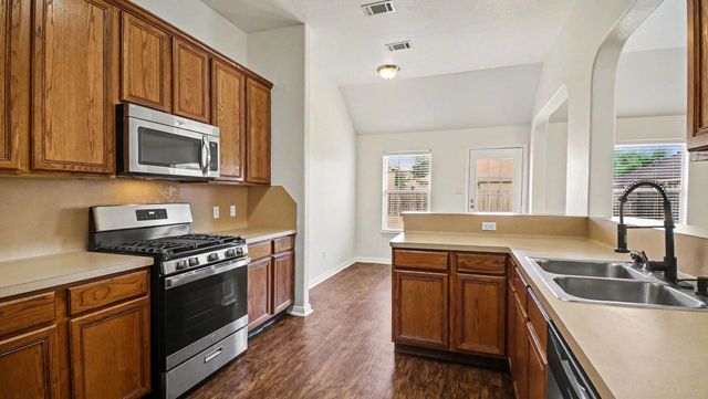 1014 Sapling Crest Court, Fresno, TX 77545