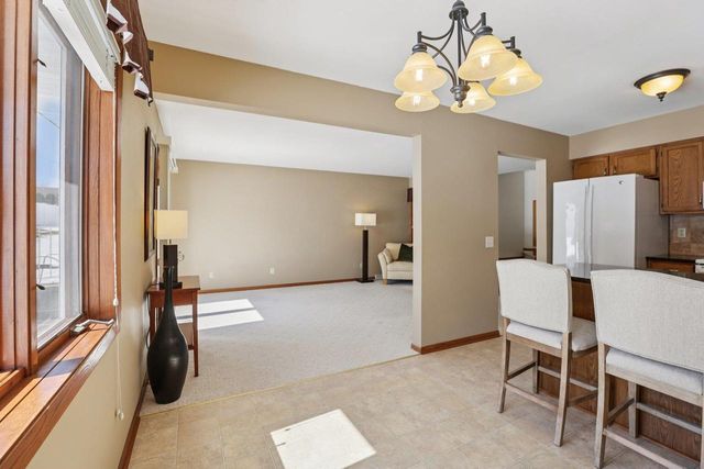 208 Creek Edge Court, Waunakee, WI 53597