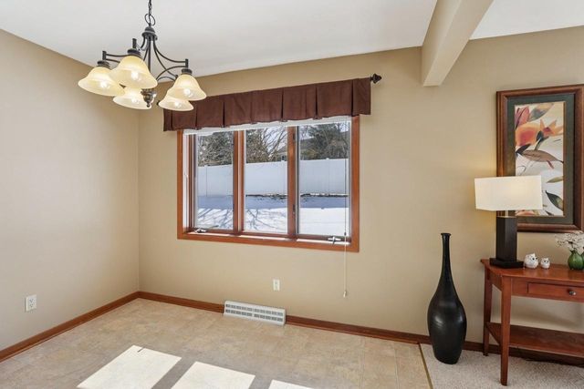 208 Creek Edge Court, Waunakee, WI 53597