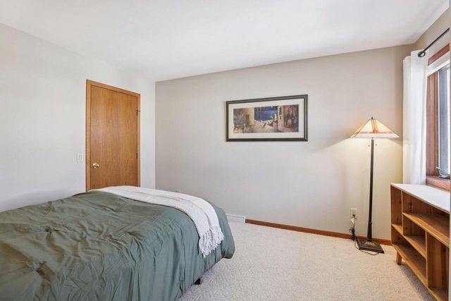 208 Creek Edge Court, Waunakee, WI 53597