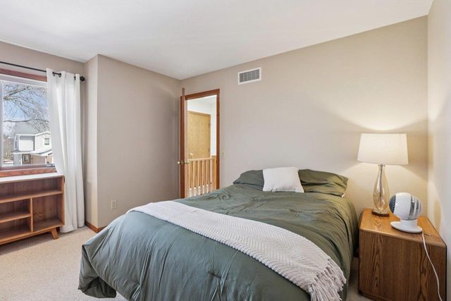 208 Creek Edge Court, Waunakee, WI 53597