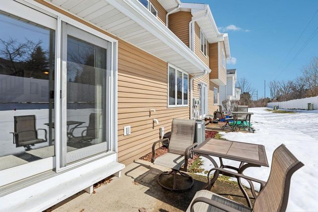 208 Creek Edge Court, Waunakee, WI 53597