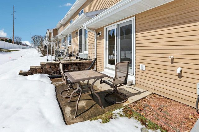 208 Creek Edge Court, Waunakee, WI 53597