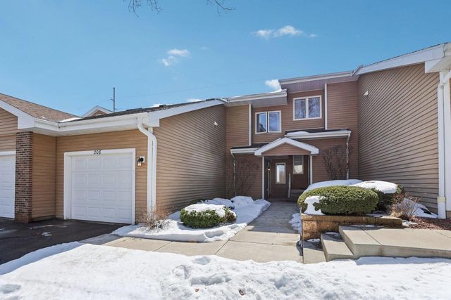 208 Creek Edge Court, Waunakee, WI 53597