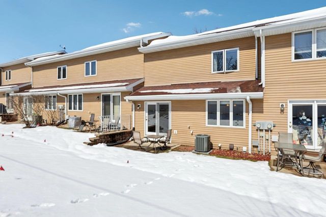 208 Creek Edge Court, Waunakee, WI 53597