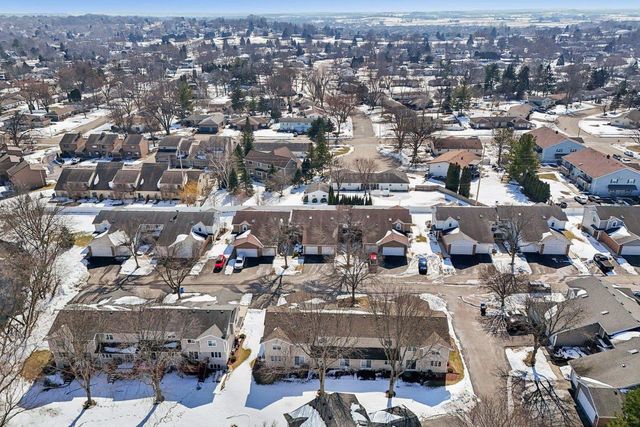 208 Creek Edge Court, Waunakee, WI 53597