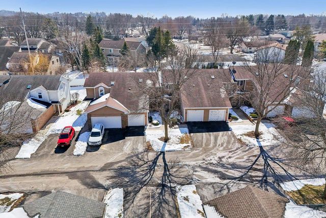 208 Creek Edge Court, Waunakee, WI 53597