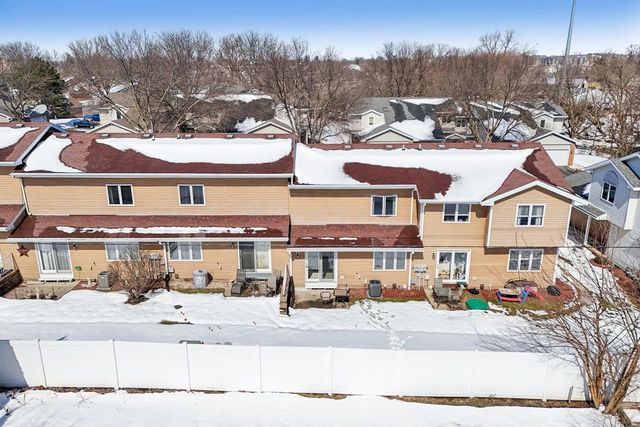 208 Creek Edge Court, Waunakee, WI 53597