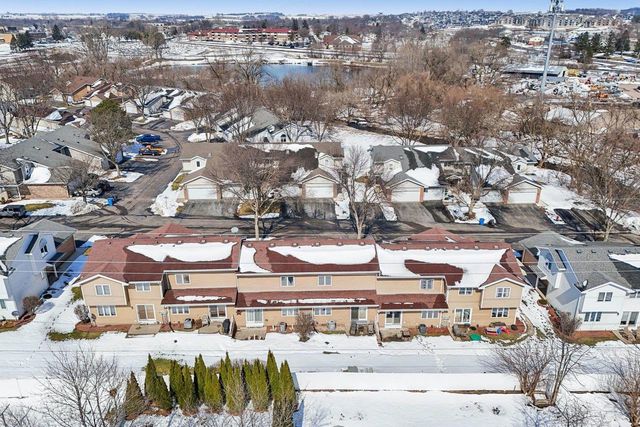 208 Creek Edge Court, Waunakee, WI 53597