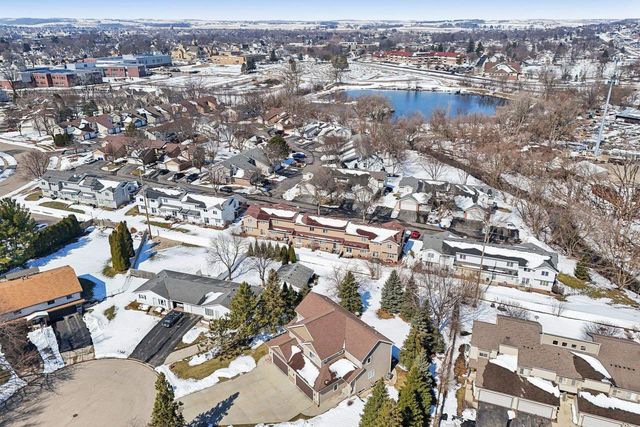 208 Creek Edge Court, Waunakee, WI 53597