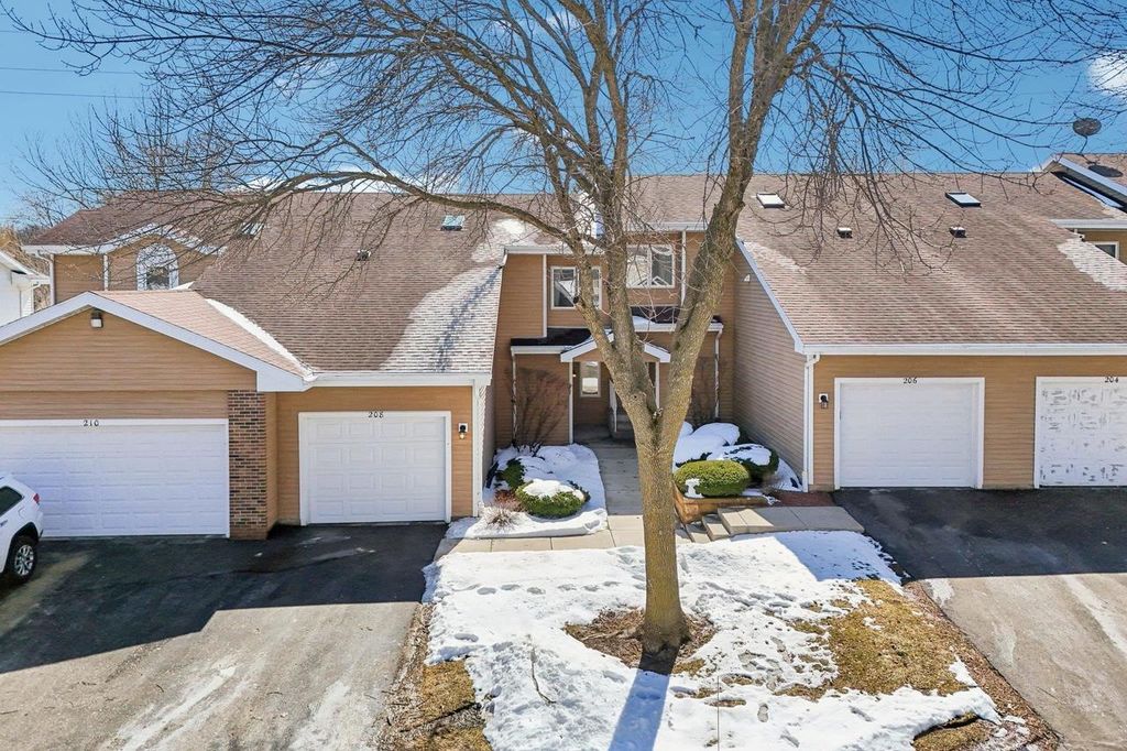 208 Creek Edge Court, Waunakee, WI 53597