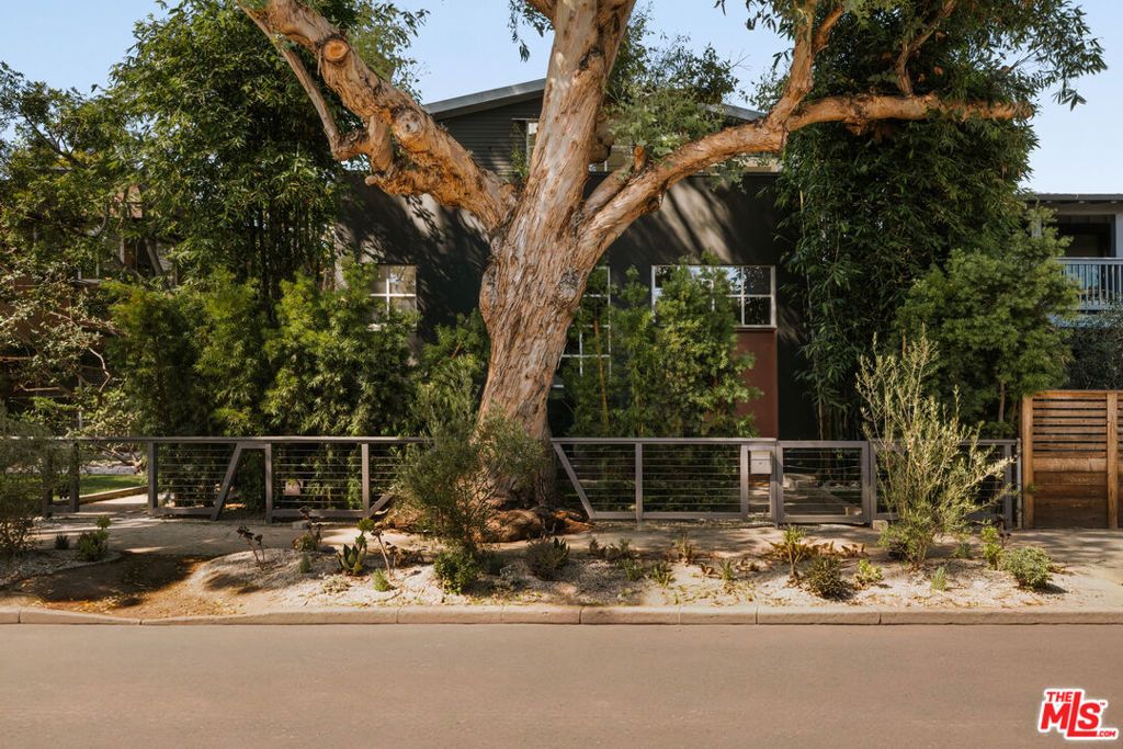 633 Santa Clara Avenue, Venice, CA 90291 — photo 5