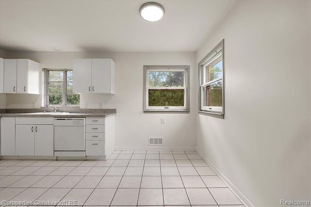 6030 Lahser Road, Bloomfield Village, MI 48301