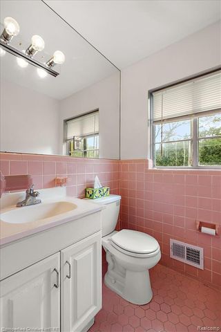 6030 Lahser Road, Bloomfield Village, MI 48301
