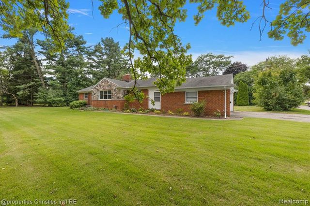 6030 Lahser Road, Bloomfield Village, MI 48301