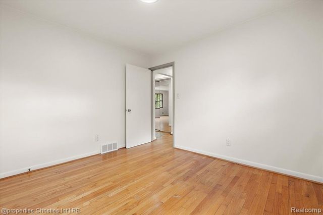6030 Lahser Road, Bloomfield Village, MI 48301