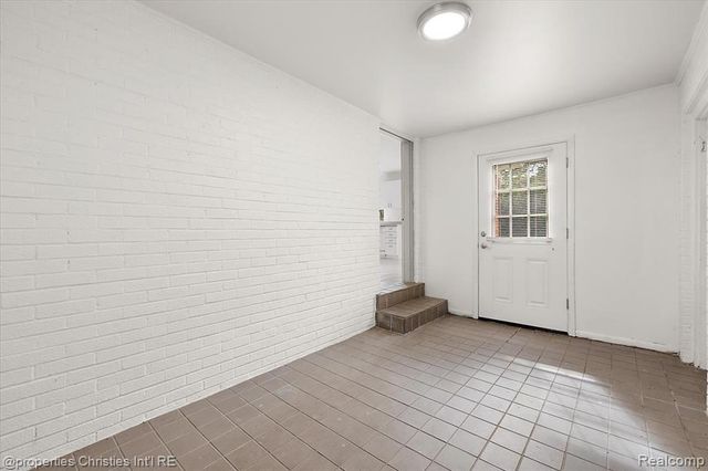 6030 Lahser Road, Bloomfield Village, MI 48301