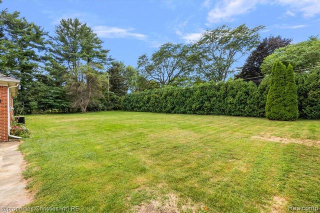 6030 Lahser Road, Bloomfield Village, MI 48301