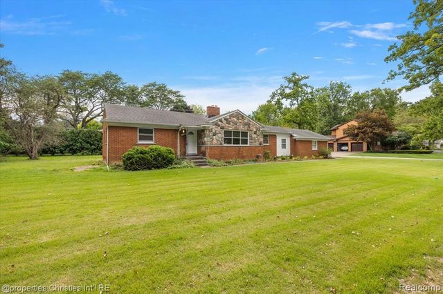 6030 Lahser Road, Bloomfield Village, MI 48301