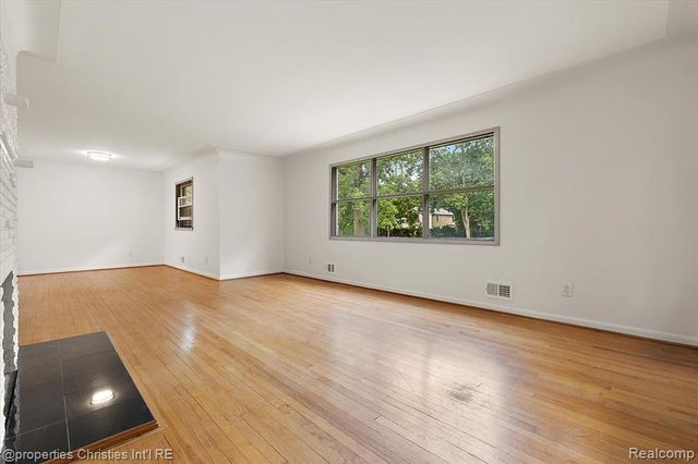 6030 Lahser Road, Bloomfield Village, MI 48301