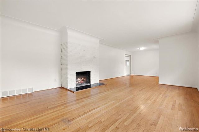 6030 Lahser Road, Bloomfield Village, MI 48301