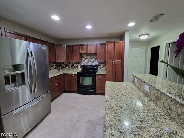 3001 51st ST SW, Lehigh Acres, FL 33976