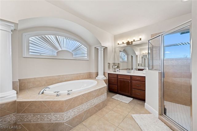 8559 El Mirasol CT, Estero, FL 33967