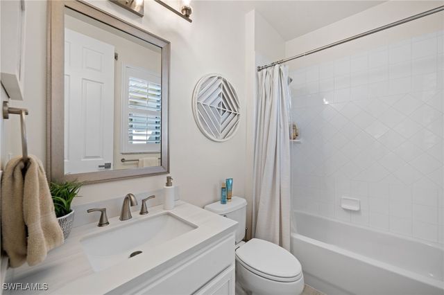 8559 El Mirasol CT, Estero, FL 33967